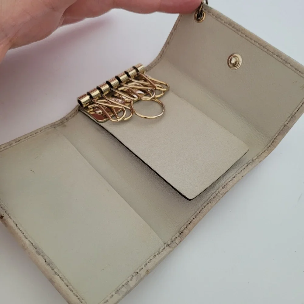 Gucci Guccissima Key Case White Bone Leather 6 Hook Holder 212111 0416